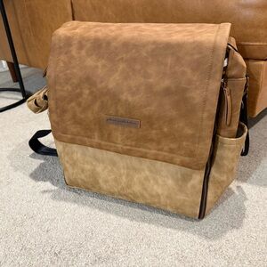 Petunia Pickle Bottom Diaper Bag Like New BNWOT 10/10